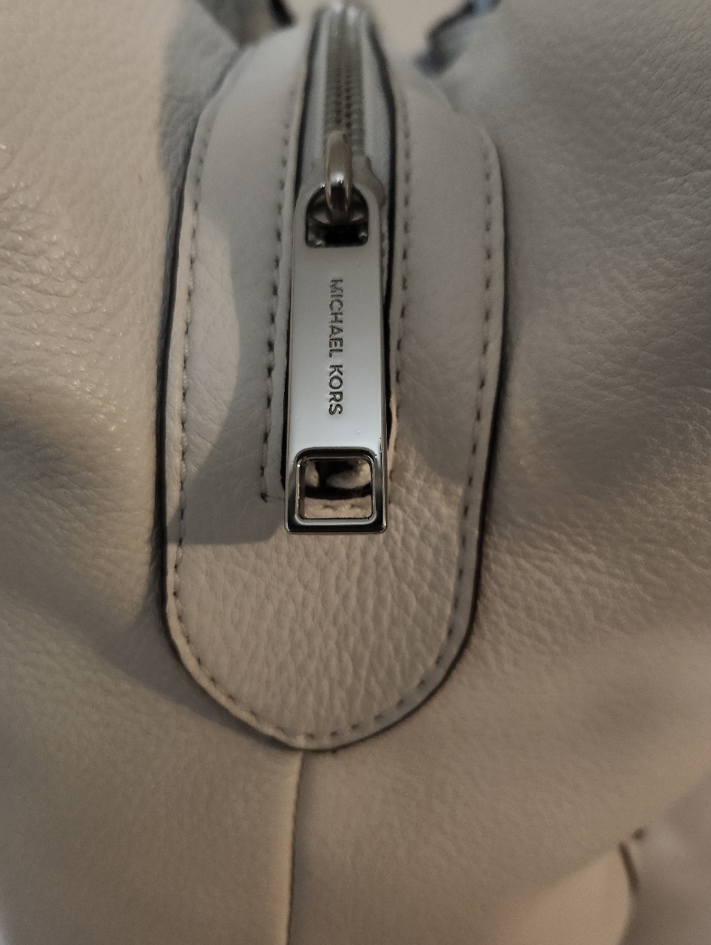 Michael Kors White Leather Shoulder Bag w Scarf/Dustbag EUC - Picture 10 of 16
